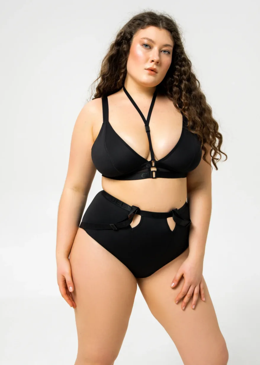 Високі шорти з підтяжками, що регулюються – Чорні - 2Queens Kyiv 0843 2 scaled